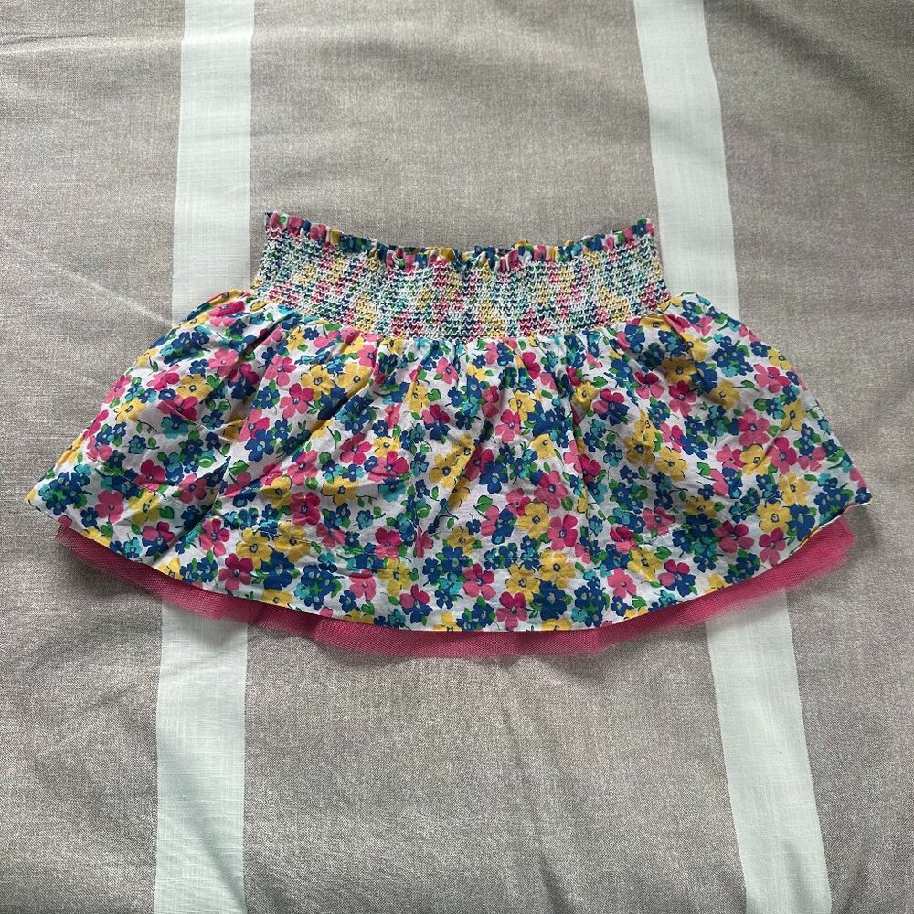 Like New OshKosh B'Gosh Floral Pull On Skirt with Smocked Waistband Sz 2T